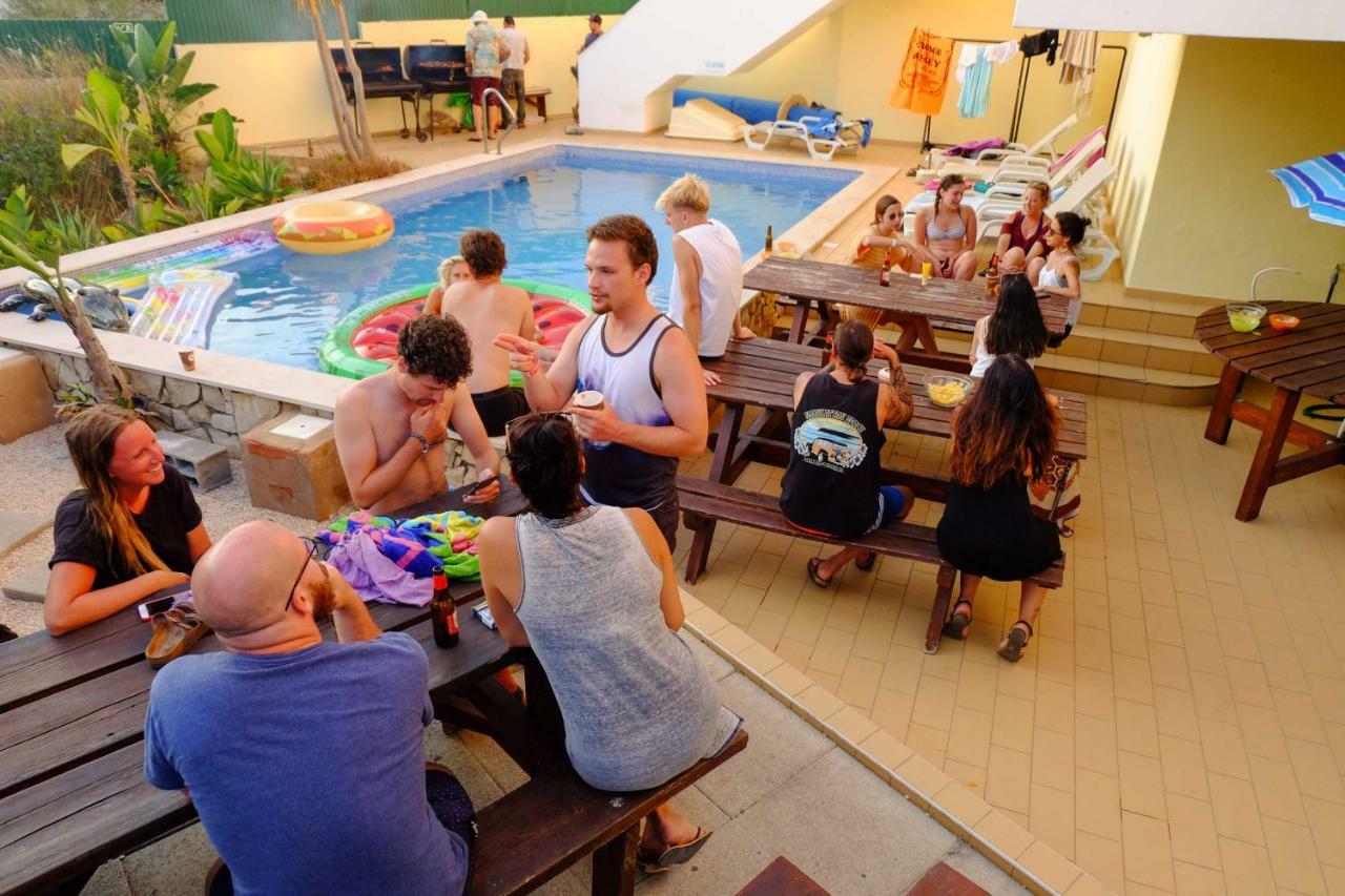 Algarve Surf Hostel - Lagos Bagian luar foto
