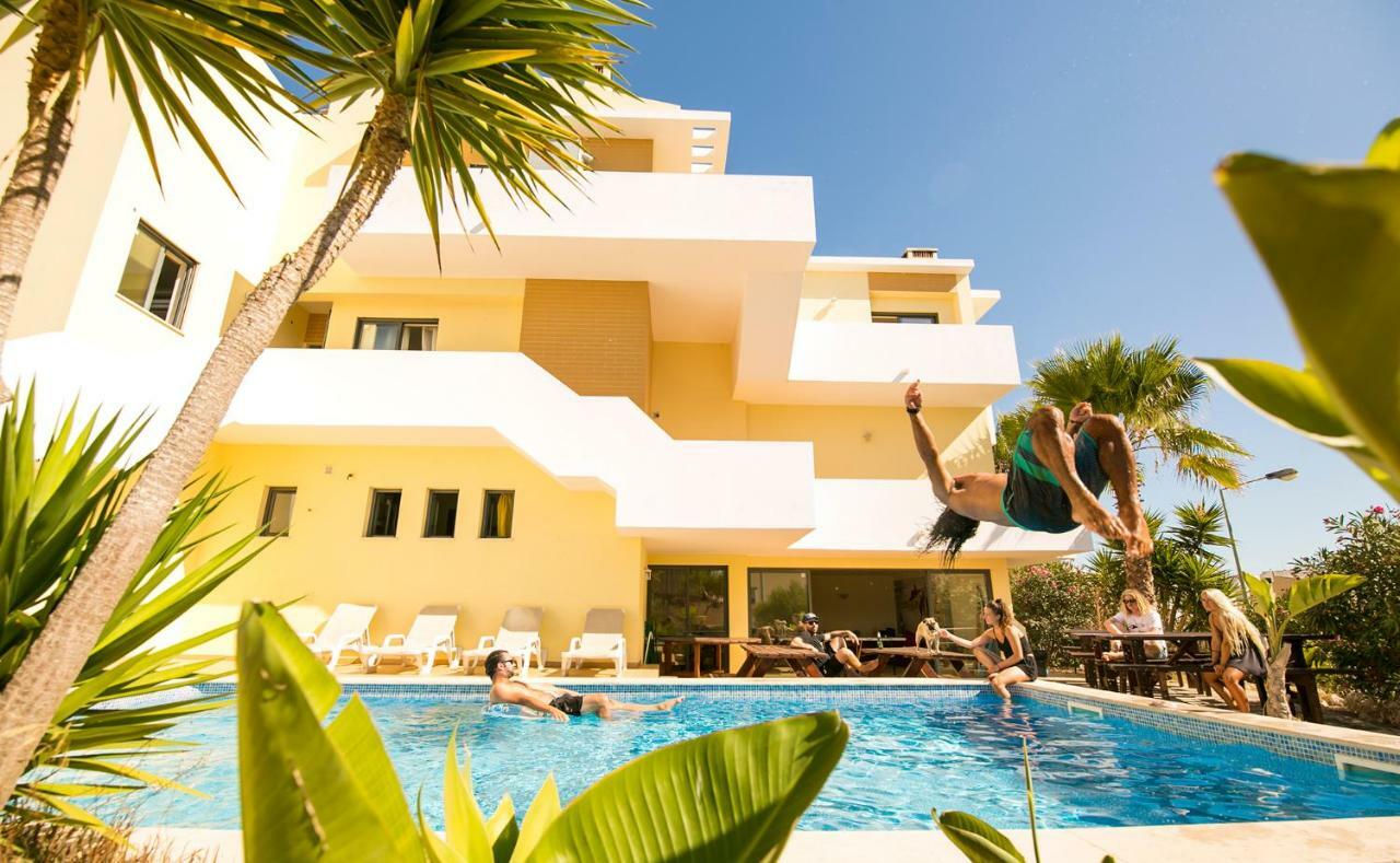 Algarve Surf Hostel - Lagos Bagian luar foto